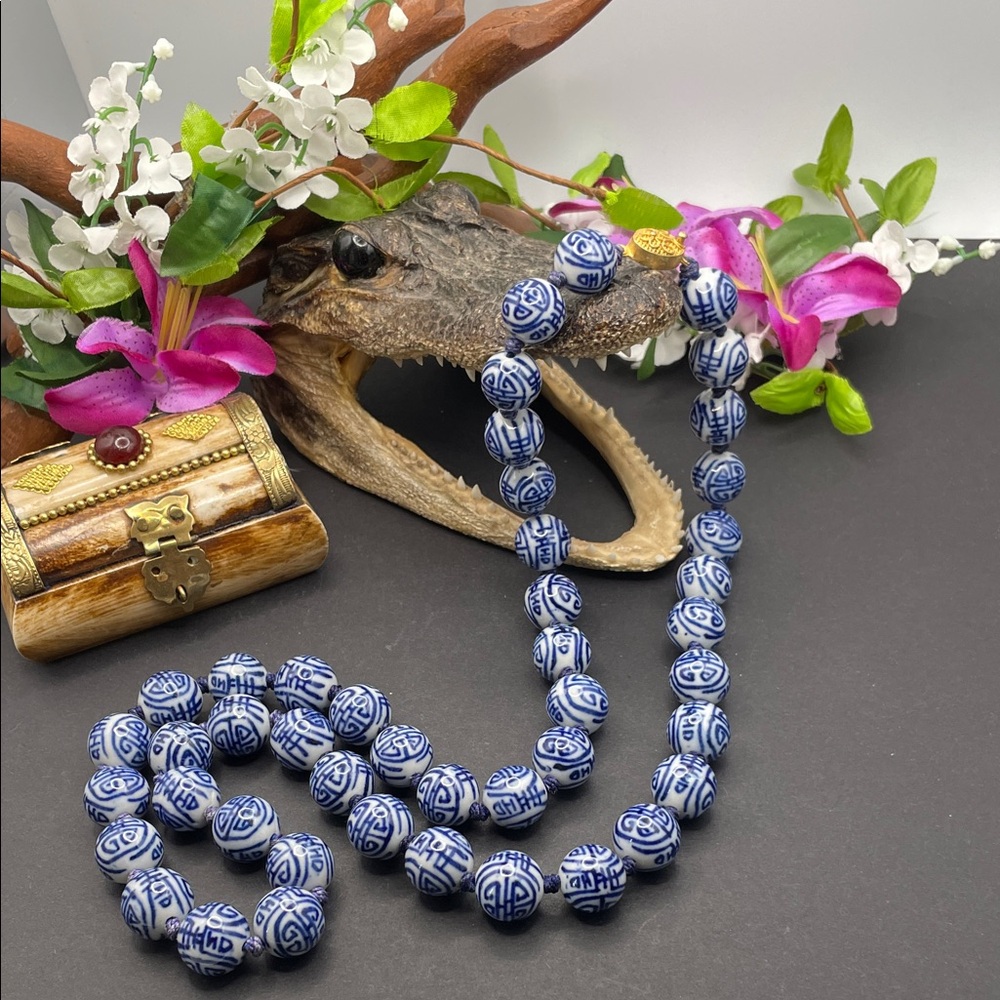 Chinese export blue and white porcelain beaded necklace vintage B9
